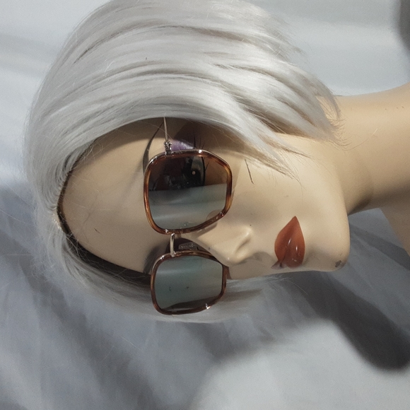 Sun glasses - Picture 2 of 4